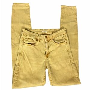 MOTHER Skinny Jeans in Vibrant Yellow